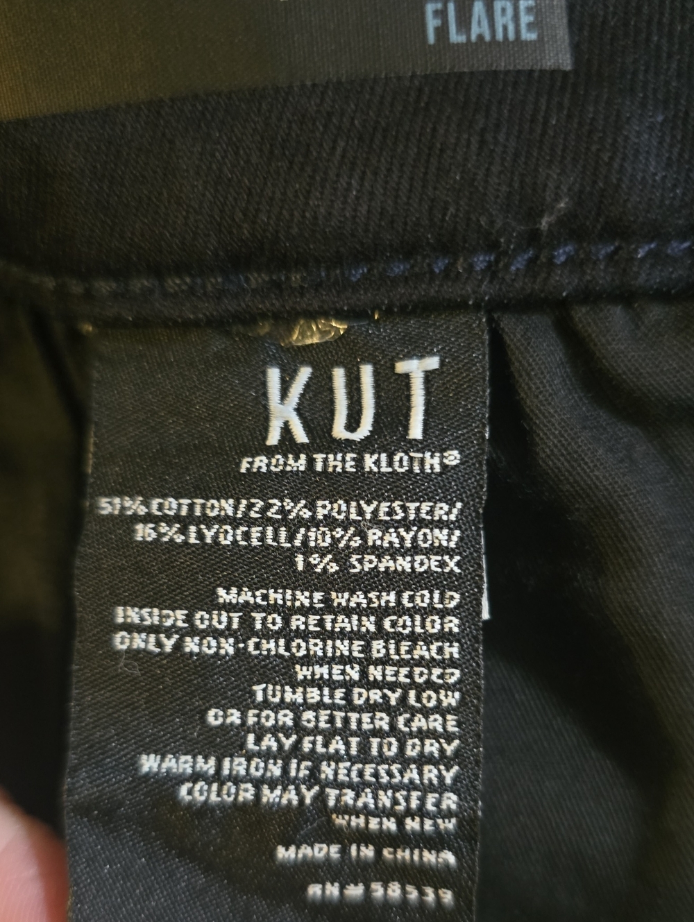 KUT from the Kloth High Rise Natalie Flare Jeans NWT Black Size 6 - Picture 7 of 7